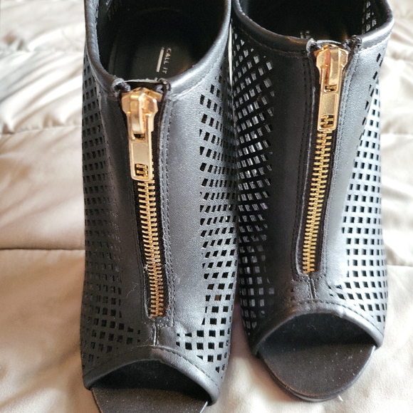 Call it Spring heels - Picture 3 of 6